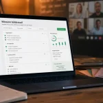 Mission en télétravail : ordinateur et checklist en télétravail